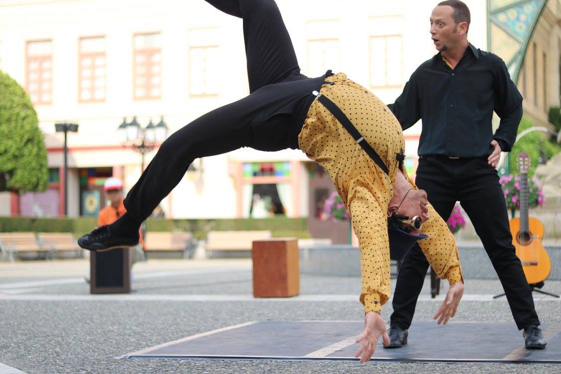Miguel Ángel performing