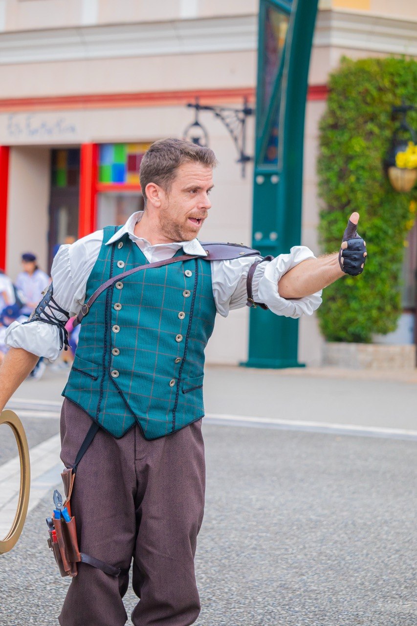 Miguel Ángel performing